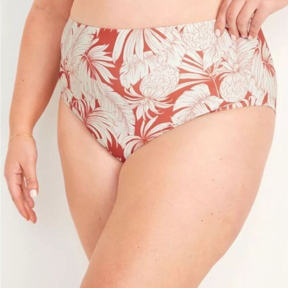 NWT Old Navy Plus Size Red and Cream Floral Bikini Bottom High Waist - Size 4XL